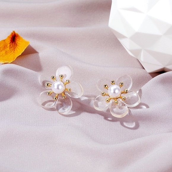 GlitzBlitz Boutique Jewelry - Any 4/$25! Translucent Flower Pearl Stud Earrings
